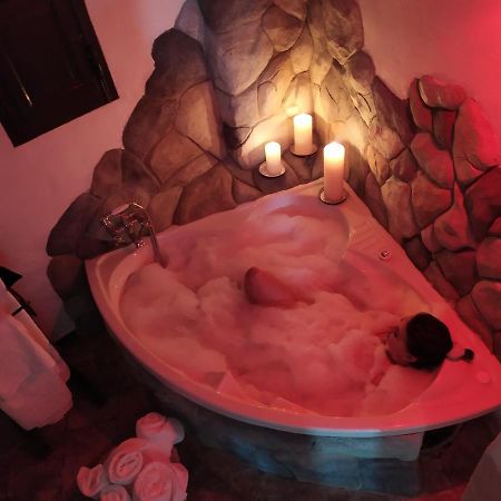 El Escondite De Martina, Casa Rural Romantica Setenil De Las Bodegas エクステリア 写真