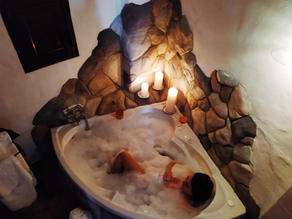 El Escondite De Martina, Casa Rural Romantica Setenil De Las Bodegas エクステリア 写真